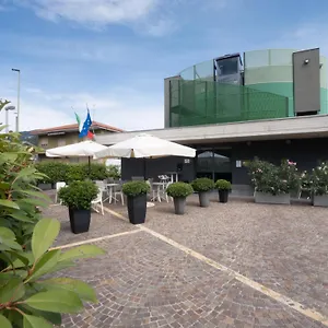 https://san-valentino-hotel.italymilanhotels.net